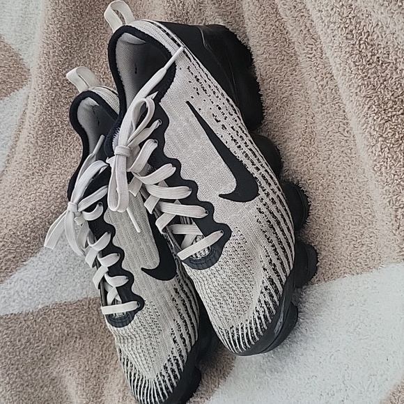 NIKE AIR VaporMax Flyknit 3 White/Black Size 8.5W Sizr 6.5M - Picture 4 of 9